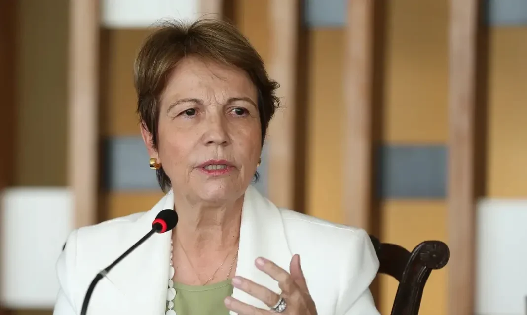 Ex-ministra de Bolsonaro, Tereza Cristina recusa convite para ser vice de Flávio Ex-ministra de Bolsonaro, Tereza Cristina recusa convite para ser vice de Flávio