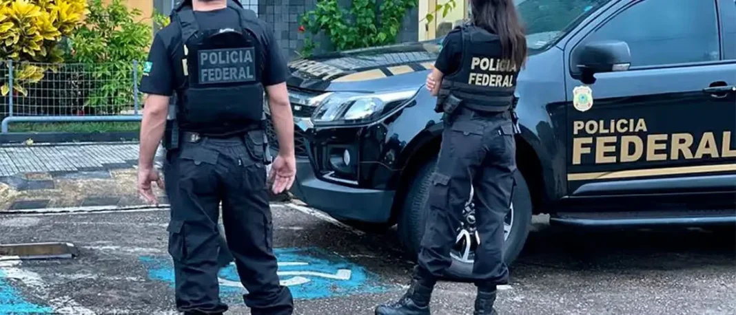 Novas mensagens de lobista reacendem desconfiança entre PF e Mendonça Novas mensagens de lobista reacendem desconfiança entre PF e Mendonça