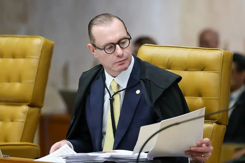 Zanin arquiva inquérito contra ministro do STJ em caso de venda de decisões Zanin arquiva inquérito contra ministro do STJ em caso de venda de decisões