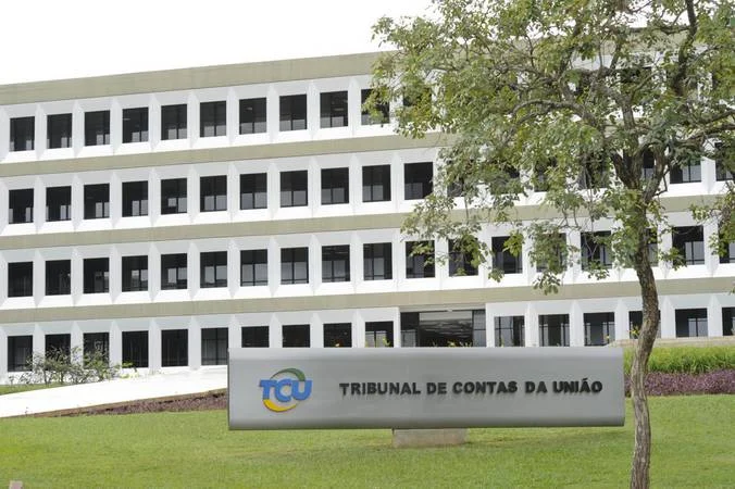 TCU aponta falhas na fiscalização das Forças Armadas TCU aponta falhas na fiscalização das Forças Armadas