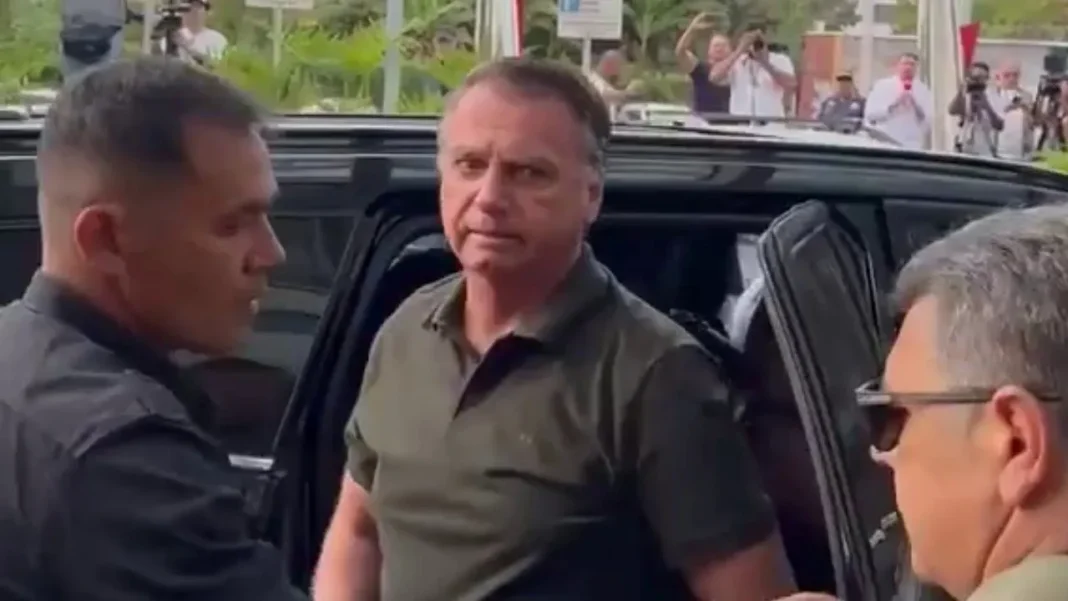 Com autorização de Moraes, Bolsonaro poderá voltar a receber visitas Com autorização de Moraes, Bolsonaro poderá voltar a receber visitas