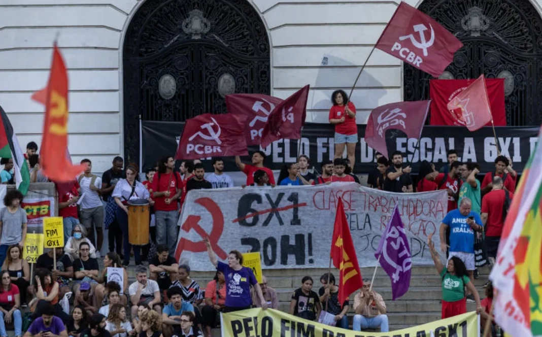 Senador rejeita emendas, entrega relatório e fim da escala 6×1 fica pronta para votação Senador rejeita emendas, entrega relatório e fim da escala 6×1 fica pronta para votação