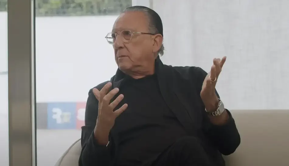 Galvão Bueno defende Ratinho em caso de homofobia e recebe críticas nas redes Galvão Bueno defende Ratinho em caso de homofobia e recebe críticas nas redes