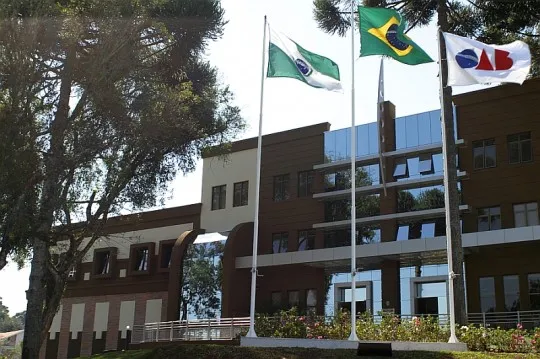 OAB-PR propõe que CNJ possa tirar ministros do STF do cargo OAB-PR propõe que CNJ possa tirar ministros do STF do cargo