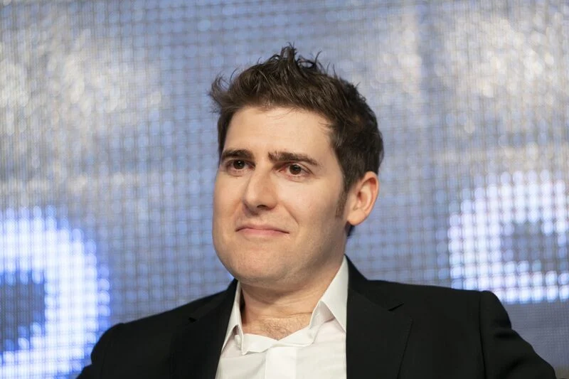 Quem é Eduardo Saverin, bilionário brasileiro que virou novo sócio do Liverpool Quem é Eduardo Saverin, bilionário brasileiro que virou novo sócio do Liverpool