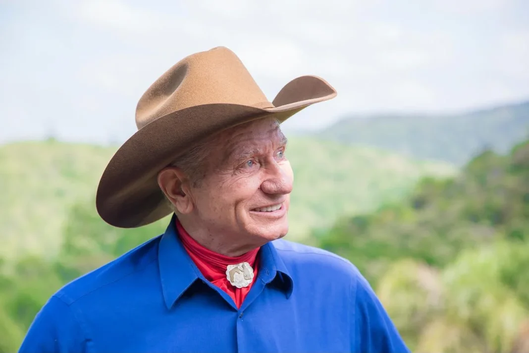 Morre aos 91 anos Monty Roberts, pioneiro na doma de cavalos sem violência e amigo do ICL Morre aos 91 anos Monty Roberts, pioneiro na doma de cavalos sem violência e amigo do ICL
