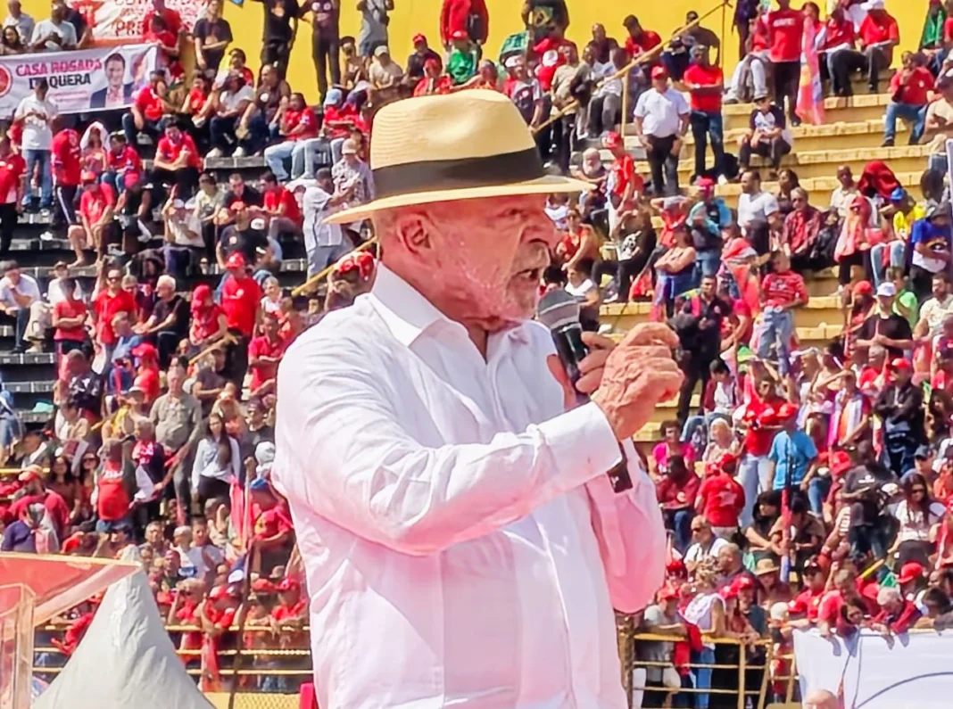 Ligando passado, presente e futuro, Lula inicia campanha de reeleição no ABC Paulista Ligando passado, presente e futuro, Lula inicia campanha de reeleição no ABC Paulista