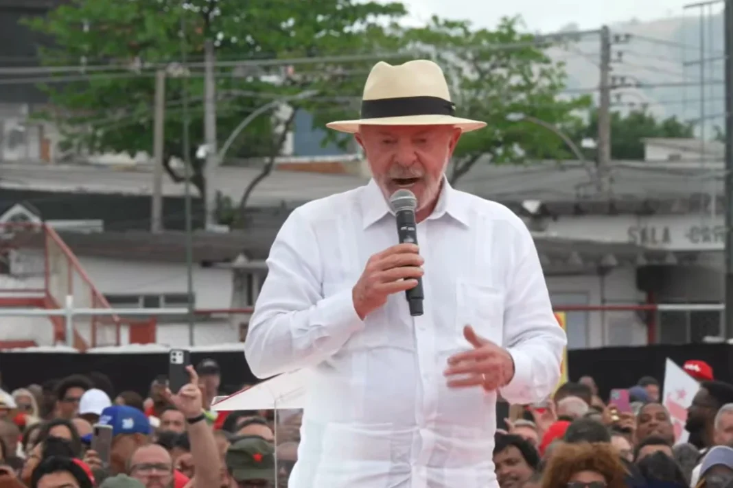Em comício no Rio, Lula promete reforço federal no combate ao crime organizado Em comício no Rio, Lula promete reforço federal no combate ao crime organizado