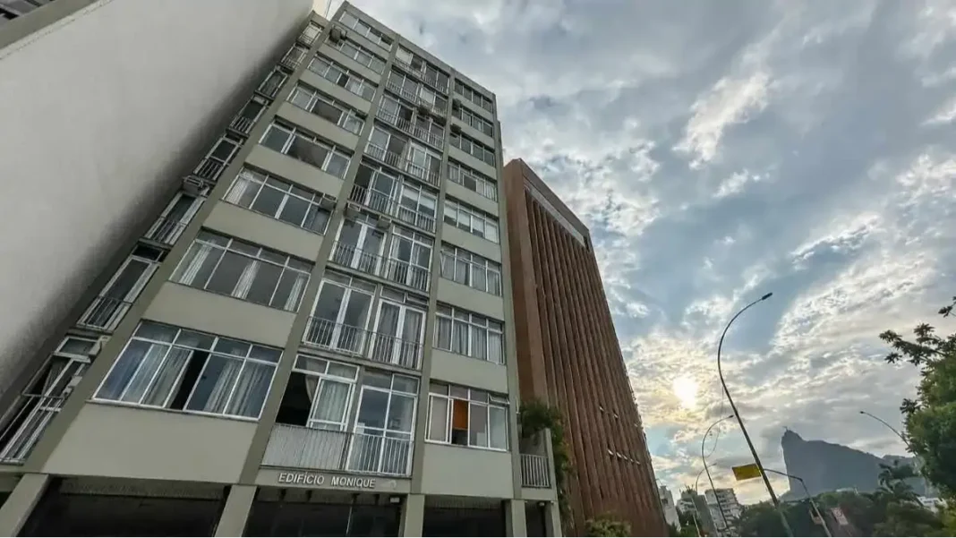 Caixa leva a leilão apartamento de Eduardo Bolsonaro no RJ por falta de pagamento Caixa leva a leilão apartamento de Eduardo Bolsonaro no RJ por falta de pagamento