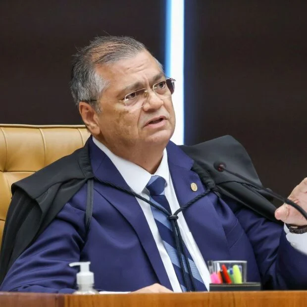 Dino diz que ‘ultraprotagonismo’ do Judiciário não é desejável, mas que STF não pode sair correndo Dino diz que ‘ultraprotagonismo’ do Judiciário não é desejável, mas que STF não pode sair correndo