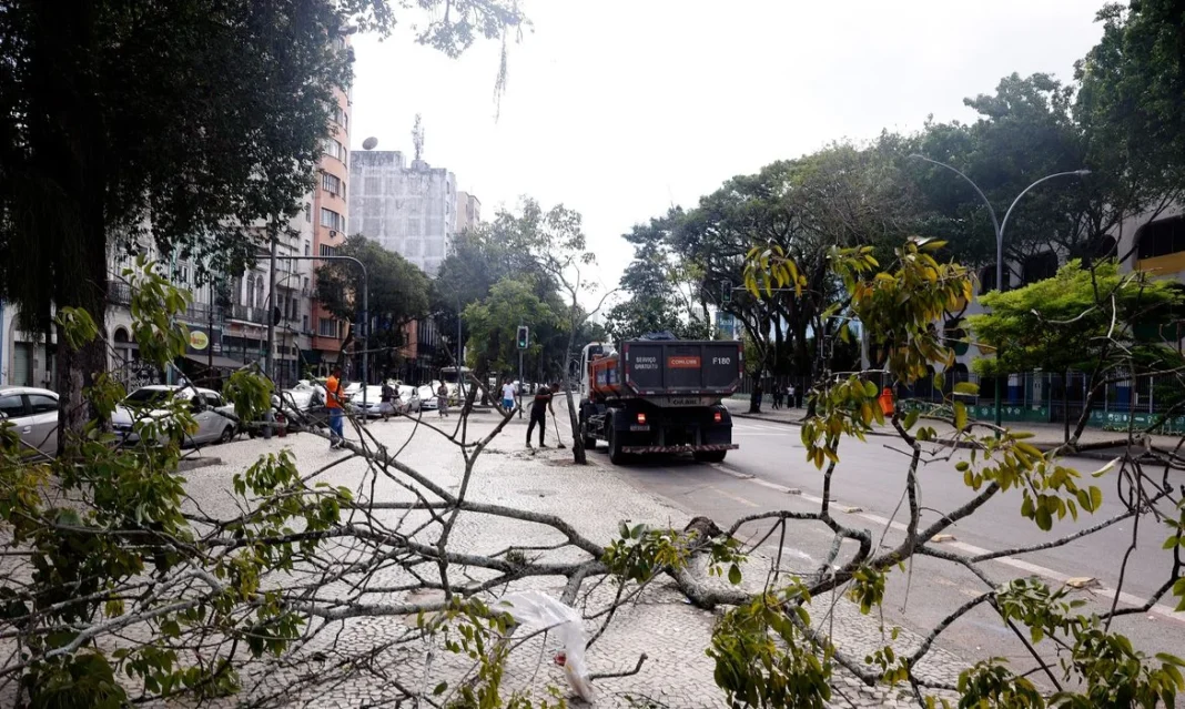 RJ entra em Estágio 2 devido à previsão de ventos de até 90km/h RJ entra em Estágio 2 devido à previsão de ventos de até 90km/h