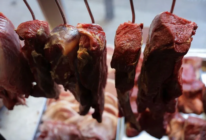 Trump anuncia medida contra monopólio da carne após críticas a empresas brasileiras Trump anuncia medida contra monopólio da carne após críticas a empresas brasileiras