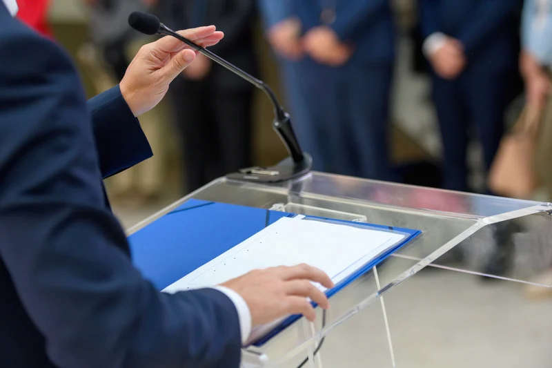 Incongruência pouca é bobagem: pastores candidatos Incongruência pouca é bobagem: pastores candidatos