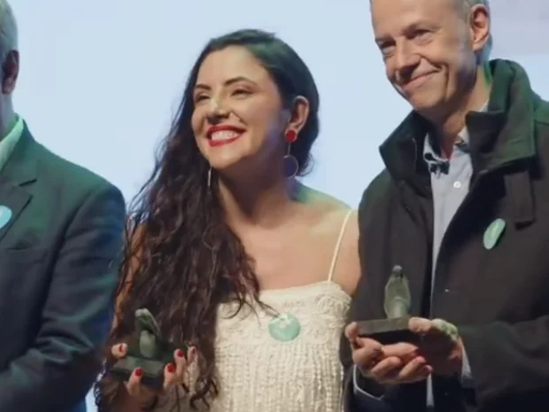 Livro de Juliana Dal Piva vence o Prêmio Jabuti Acadêmico na categoria ‘Comunicação e Informação’ Livro de Juliana Dal Piva vence o Prêmio Jabuti Acadêmico na categoria ‘Comunicação e Informação’