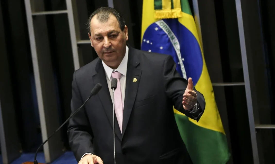 Relator da CCJ rejeita emendas da oposição que buscavam manter 6×1 Relator da CCJ rejeita emendas da oposição que buscavam manter 6×1