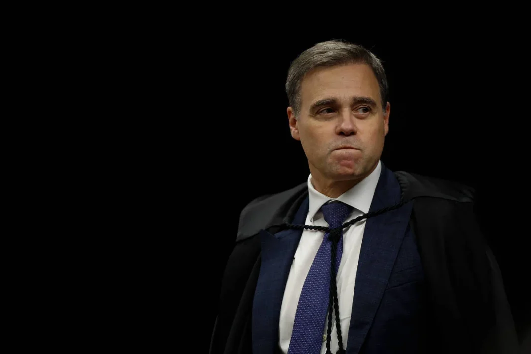 PF aponta diferença de até 8 vezes no tempo de Mendonça para decidir sobre políticos PF aponta diferença de até 8 vezes no tempo de Mendonça para decidir sobre políticos