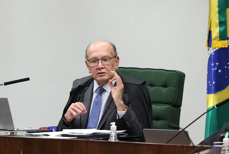 Gilmar apresenta a Fachin proposta para retirar policiais e militares de gabinetes do STF Gilmar apresenta a Fachin proposta para retirar policiais e militares de gabinetes do STF