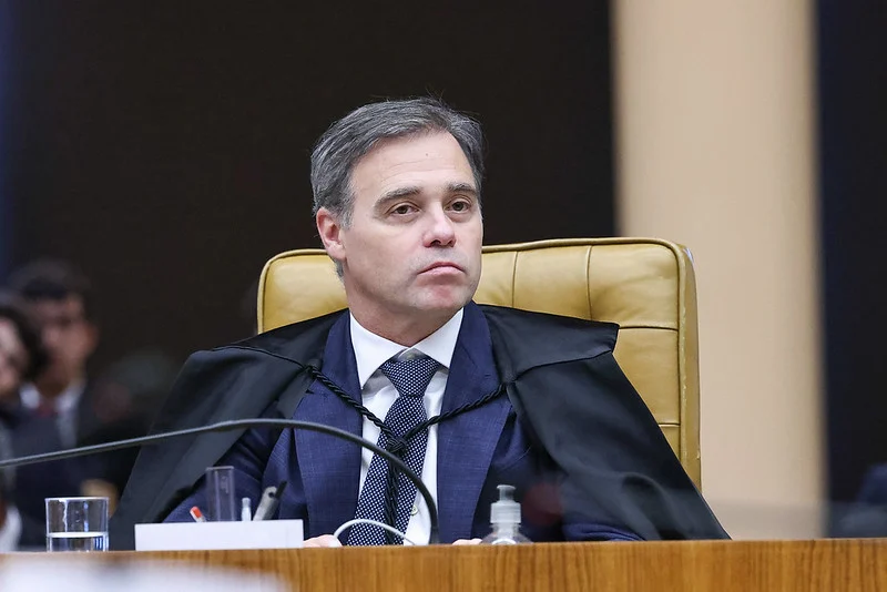PF espera há seis meses decisão de Mendonça para rastrear dinheiro do Master PF espera há seis meses decisão de Mendonça para rastrear dinheiro do Master