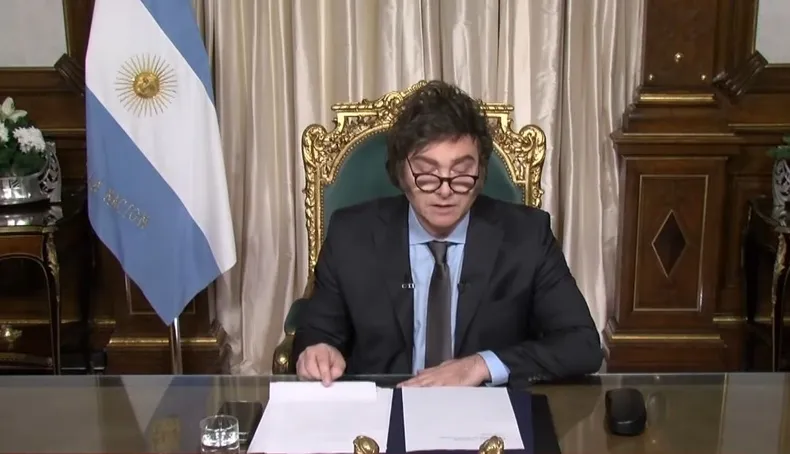 Economia perde força na Argentina enquanto Milei segura peso para conter inflação Economia perde força na Argentina enquanto Milei segura peso para conter inflação