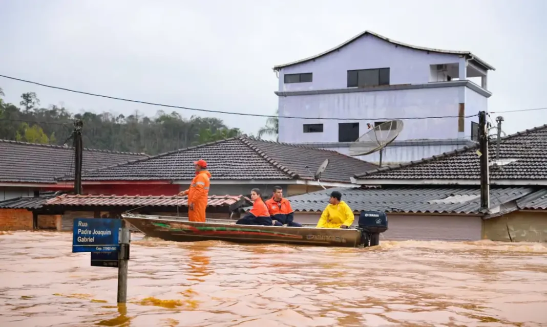 Chuvas em SP: cidades do Vale do Ribeira estão em estado de emergência Chuvas em SP: cidades do Vale do Ribeira estão em estado de emergência