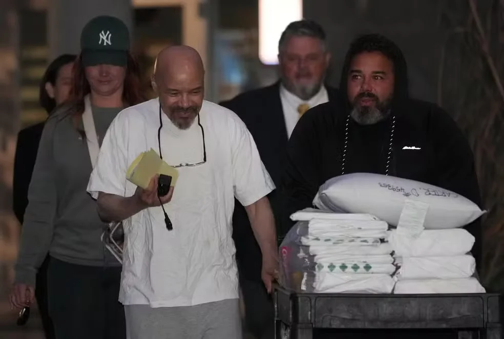 No corredor da morte durante 40 anos, homem é libertado nos EUA depois de análise do DNA No corredor da morte durante 40 anos, homem é libertado nos EUA depois de análise do DNA