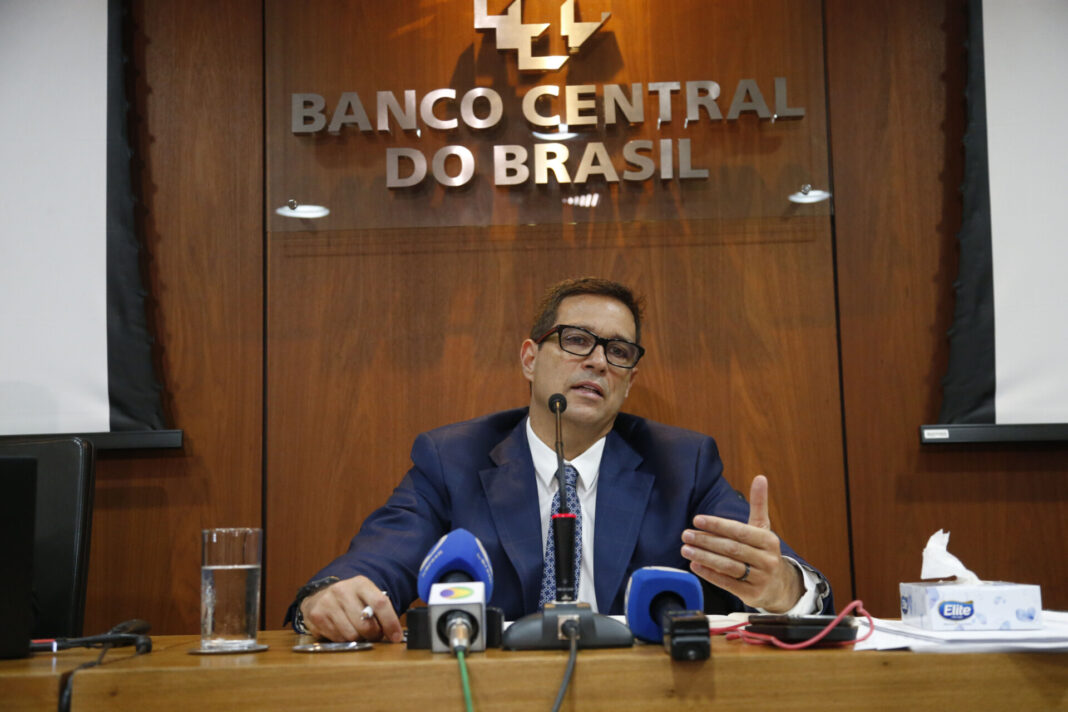BC de Campos Neto aprovou diretor do Master investigado mesmo após alerta da CVM BC de Campos Neto aprovou diretor do Master investigado mesmo após alerta da CVM