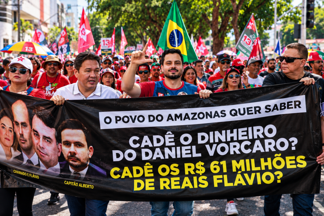 Delegado Tayah mobiliza grande ato pró-Lula no centro de Manaus Delegado Tayah mobiliza grande ato pró-Lula no centro de Manaus