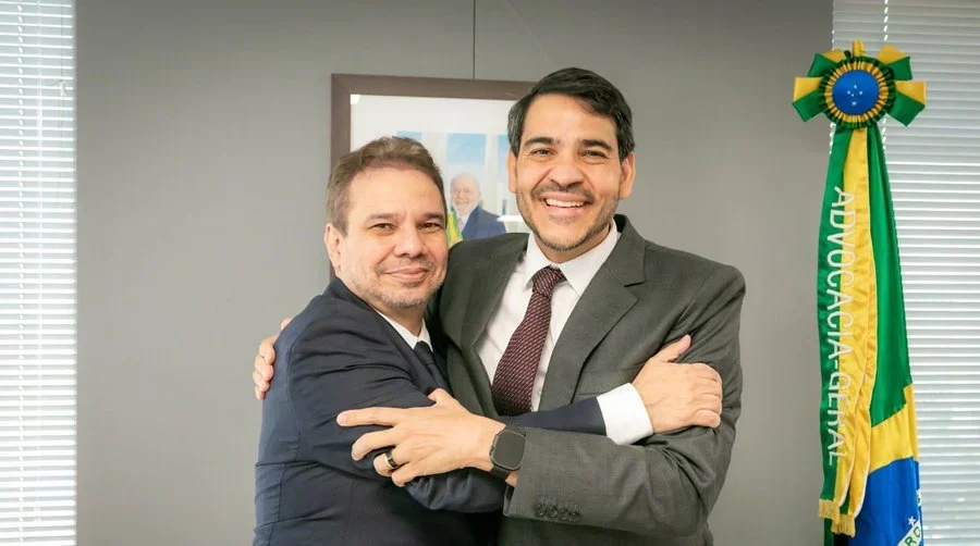 Governo celebra revés de Mendonça e diz que PF deve investigar ‘sem exceções’ Governo celebra revés de Mendonça e diz que PF deve investigar ‘sem exceções’
