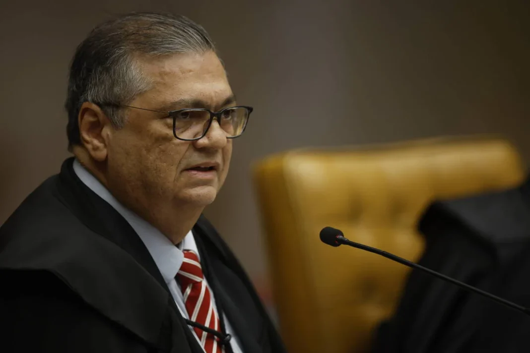 Dino defende Estela Aranha e diz que decisões que interferem em debates são legítimas Dino defende Estela Aranha e diz que decisões que interferem em debates são legítimas