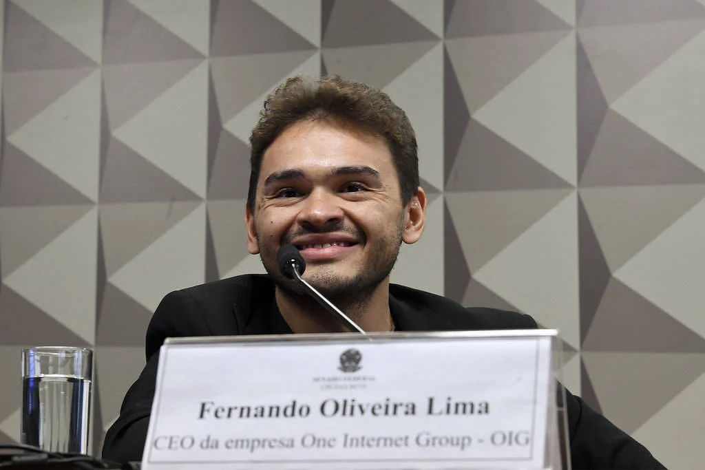 Dono do ‘Jogo do Tigrinho’ publica foto de helicóptero adesivado em apoio a Flávio Bolsonaro Dono do ‘Jogo do Tigrinho’ publica foto de helicóptero adesivado em apoio a Flávio Bolsonaro