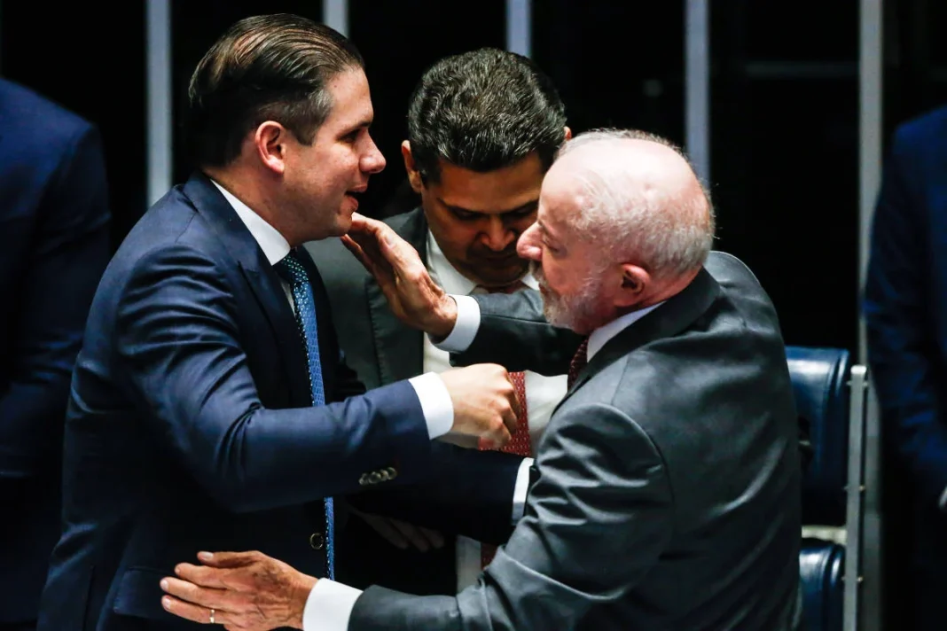 Lula se reúne com Alcolumbre e Motta após vitória eleitoral Lula se reúne com Alcolumbre e Motta após vitória eleitoral
