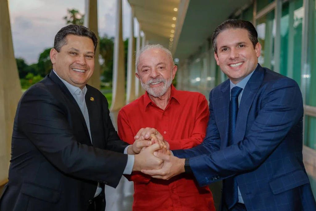 Lula planeja montar frente ampla com Alcolumbre e Motta e nova relação com base Lula planeja montar frente ampla com Alcolumbre e Motta e nova relação com base