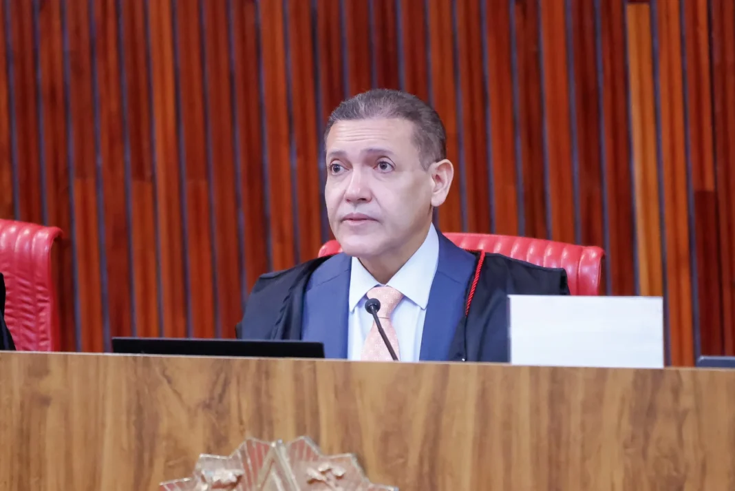 Kassio estuda estender período de impedimento no caso Master após mensagens sugerirem favores de Vorcaro Kassio estuda estender período de impedimento no caso Master após mensagens sugerirem favores de Vorcaro