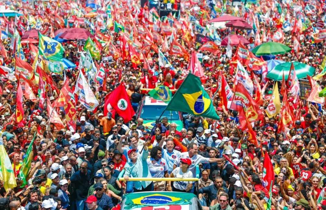 Observadores internacionais enterram suspeitas sobre eleição no Brasil Observadores internacionais enterram suspeitas sobre eleição no Brasil