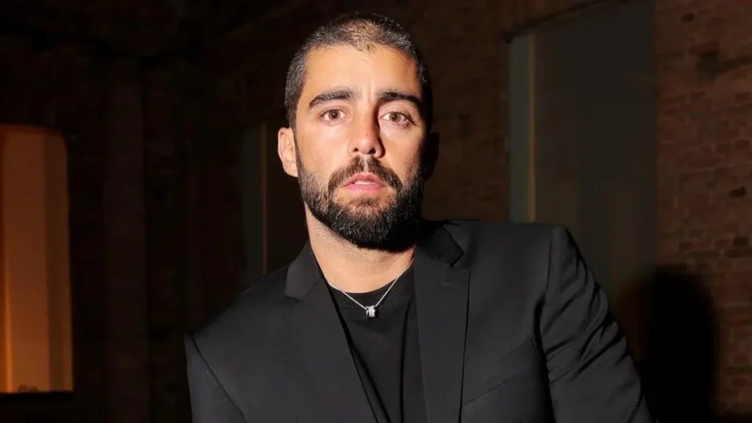 Doméstica diz ter sido usada como ‘laranja’ ao descobrir dívida de R$ 1 milhão e processa Pedro Scooby Doméstica diz ter sido usada como ‘laranja’ ao descobrir dívida de R$ 1 milhão e processa Pedro Scooby