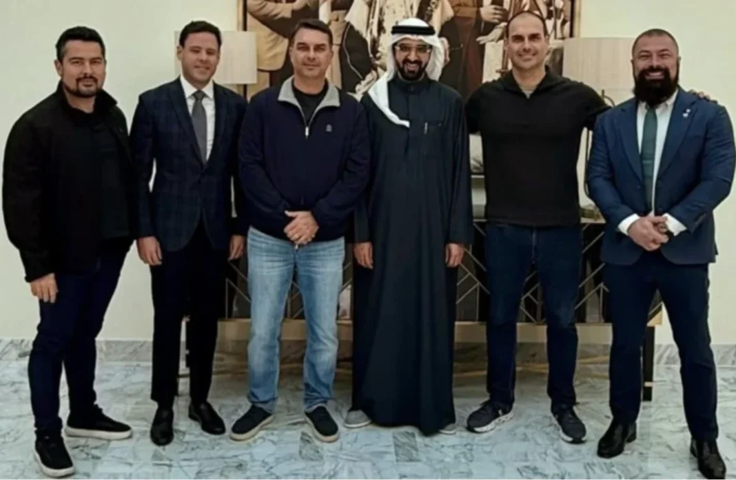 As viagens de Flávio e Eduardo Bolsonaro ao Bahrein As viagens de Flávio e Eduardo Bolsonaro ao Bahrein