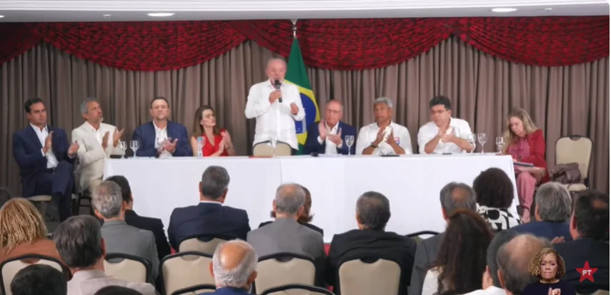 Campanha de Lula mira abstenção, nordeste, idosos e prepara reforço nas redes Campanha de Lula mira abstenção, nordeste, idosos e prepara reforço nas redes