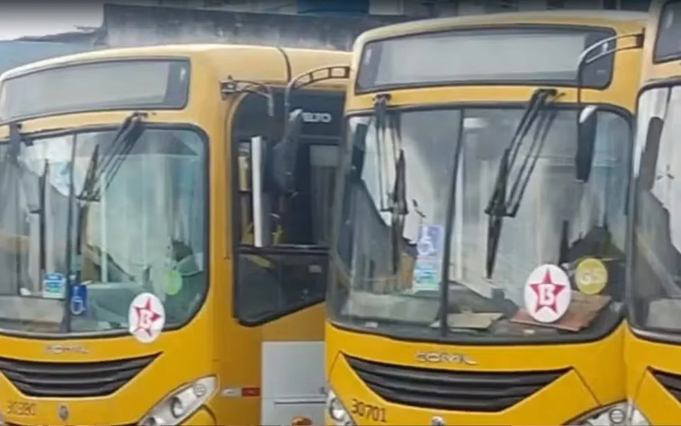Rodoviário denuncia ordem para manter ônibus parados em Salvador durante votação Rodoviário denuncia ordem para manter ônibus parados em Salvador durante votação