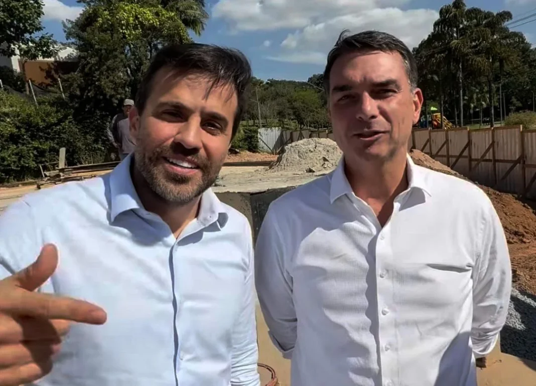 d48cffb6-pablo-marcal-e-flavio-bolsonaro-foto-reproducao-@pablomarcal1.webp