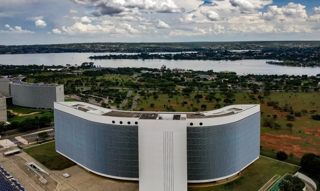 TSE determina isonomia após IA da Meta barrar imagens de Lula TSE determina isonomia após IA da Meta barrar imagens de Lula