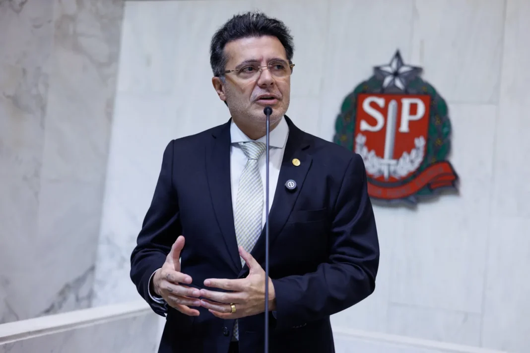Deputado detido após atingir jornalista com um tiro defendeu liberação de armas em 2017 Deputado detido após atingir jornalista com um tiro defendeu liberação de armas em 2017