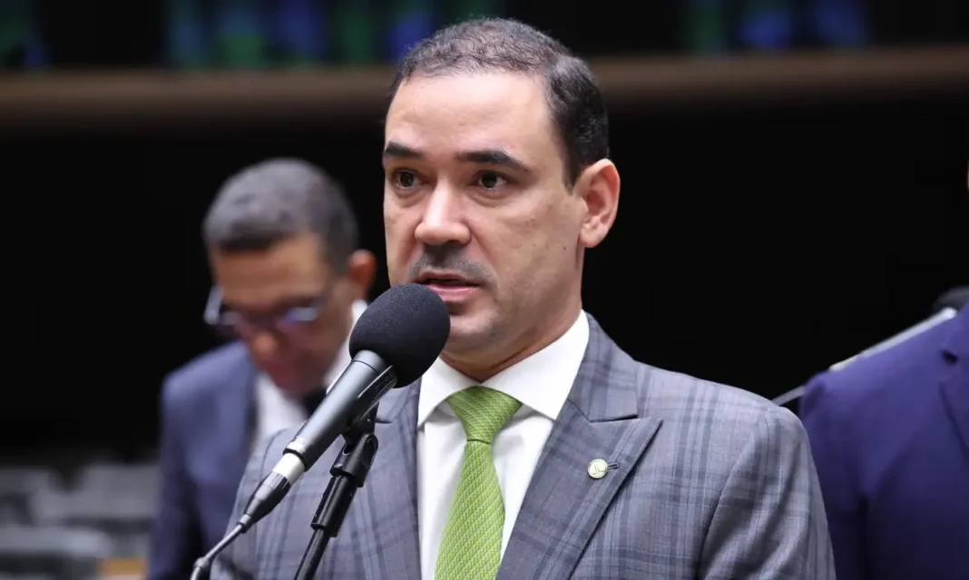Vicentinho Júnior é eleito governador do estado do Tocantins Vicentinho Júnior é eleito governador do estado do Tocantins