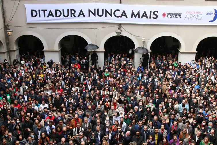 Sobe a 73% os que dizem preferir democracia; índice era de 69% em 2024, mostra Datafolha Sobe a 73% os que dizem preferir democracia; índice era de 69% em 2024, mostra Datafolha
