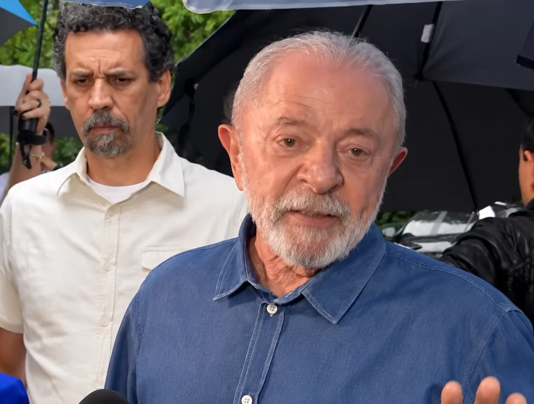 Lula diz que pedirá prisão de prefeitos por suposto crime eleitoral após falta de ônibus Lula diz que pedirá prisão de prefeitos por suposto crime eleitoral após falta de ônibus