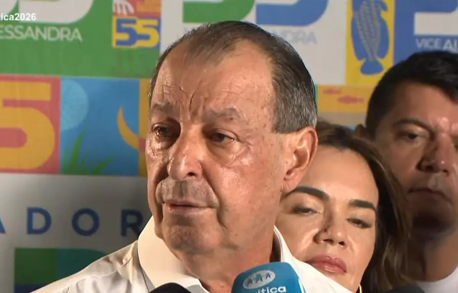 Omar Aziz reage à exposição da filha em propaganda eleitoral e promete responsabilizar envolvidos na Justiça Omar Aziz reage à exposição da filha em propaganda eleitoral e promete responsabilizar envolvidos na Justiça