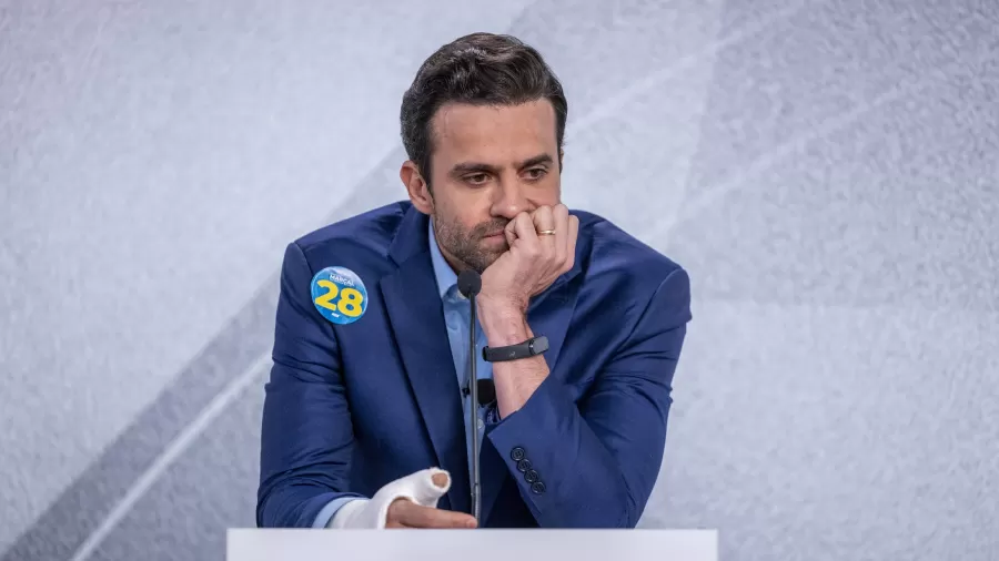 Coach de Flávio Bolsonaro, Marçal defendeu Master a pedido de Vorcaro com entrevista da CNN Coach de Flávio Bolsonaro, Marçal defendeu Master a pedido de Vorcaro com entrevista da CNN