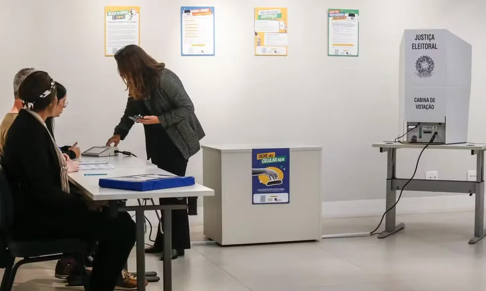 Mesários não foram avisados da prorrogação em Belo Horizonte Mesários não foram avisados da prorrogação em Belo Horizonte