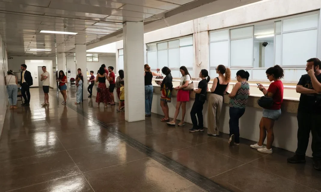 Segundo turno: saiba como consultar local de votação para domingo Segundo turno: saiba como consultar local de votação para domingo