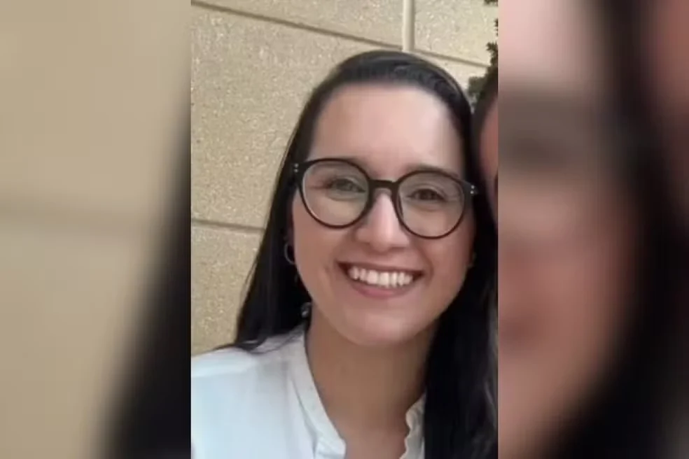 Brasileira é presa pelo ICE ao desembarcar nos EUA, diz família Brasileira é presa pelo ICE ao desembarcar nos EUA, diz família